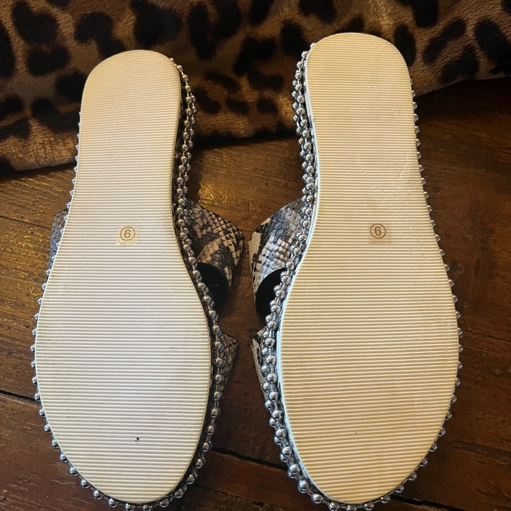 Snakeskin Patterned Women's Sandals - Picture 6 of 6